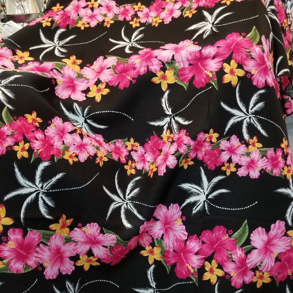 SARONGS - Picture 5 of 8